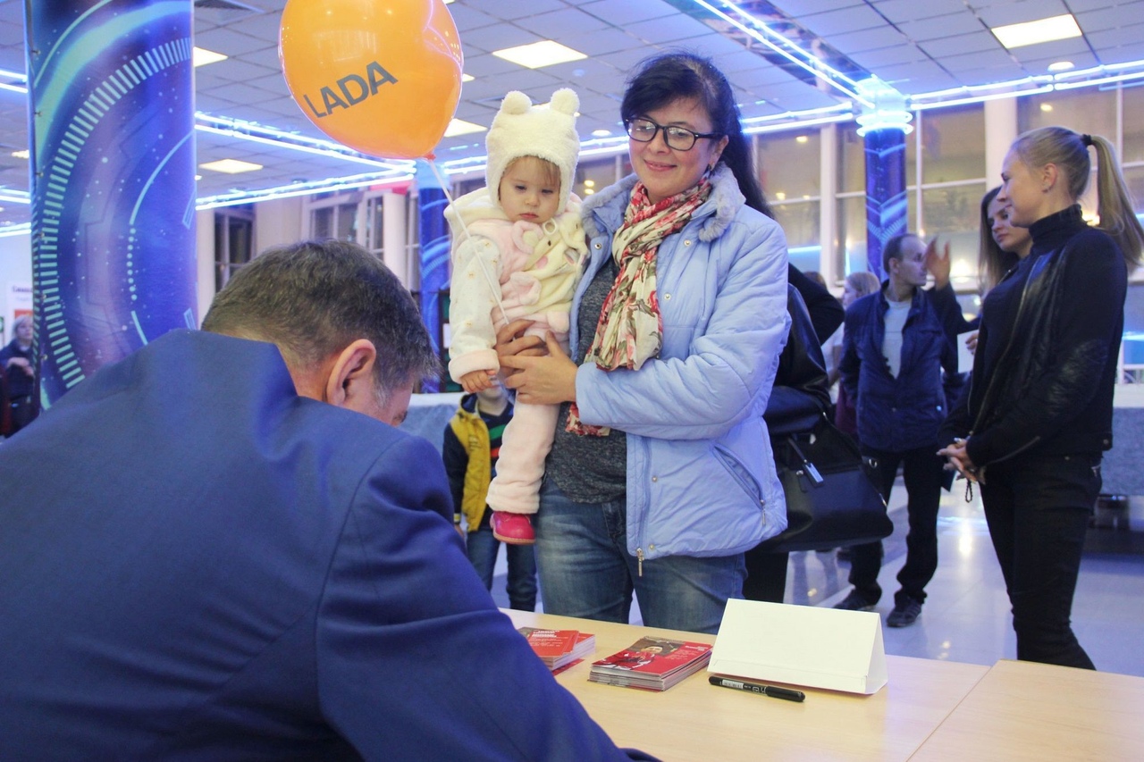 Открытие VIII сезона ''НХЛ'' вместе с LADA