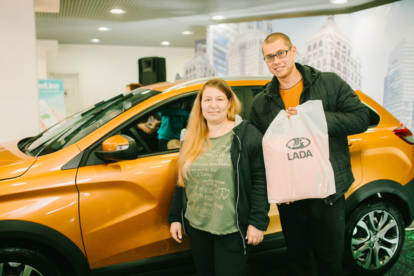 Автосалон «Кармен» представил стильный городской кроссовер LADA XRAY Cross